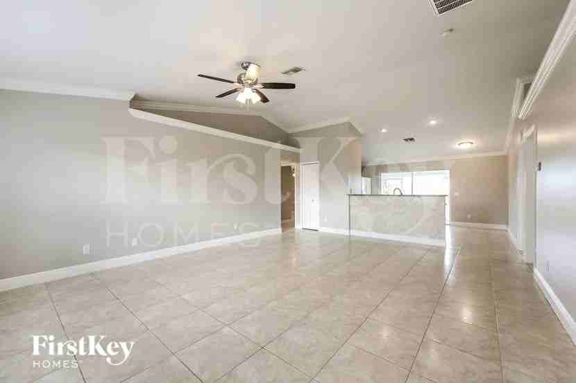 1839 Nw 19th Pl - Photo 3 of 15