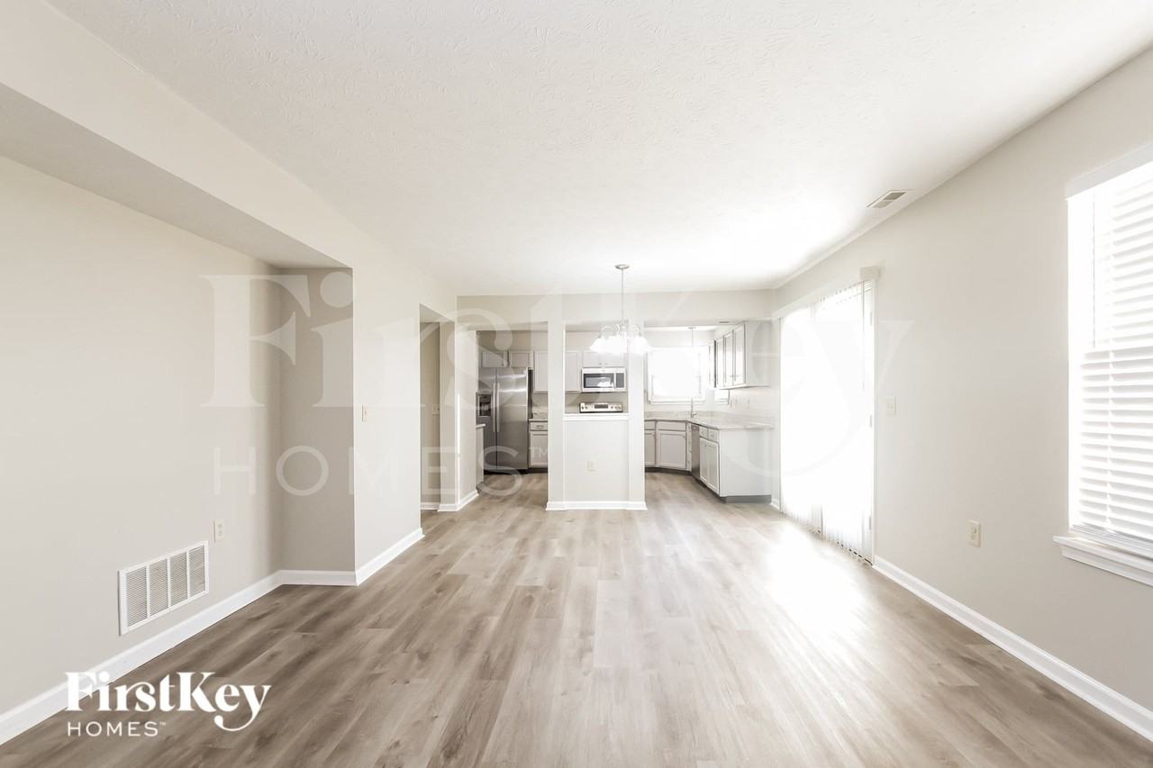 12207 Tallowtree Ct - Photo 4 of 15