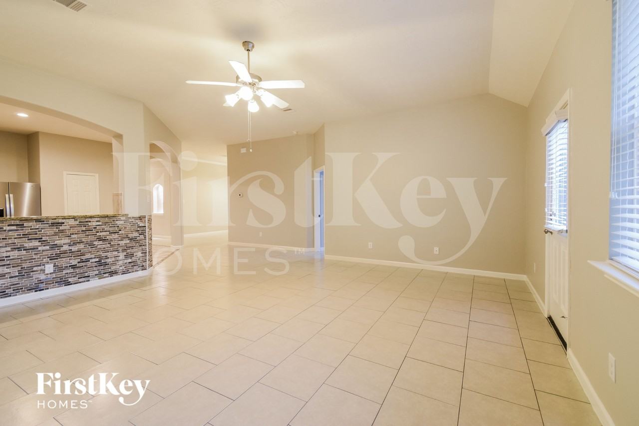 7807 Jarrod Way - Photo 3 of 15