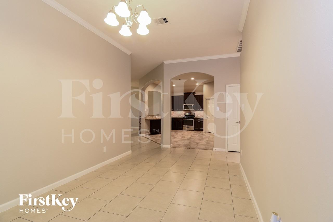 7807 Jarrod Way - Photo 4 of 15