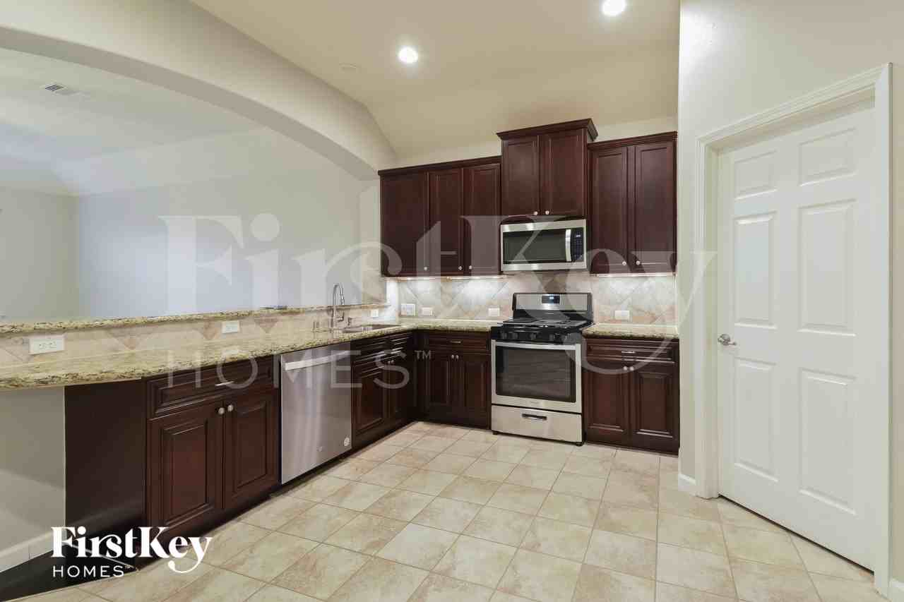 7807 Jarrod Way - Photo 6 of 15