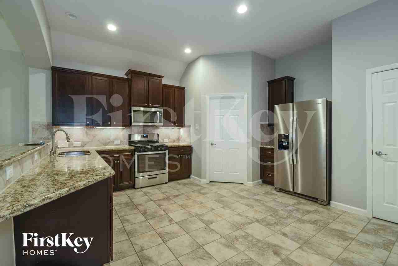 7807 Jarrod Way - Photo 7 of 15