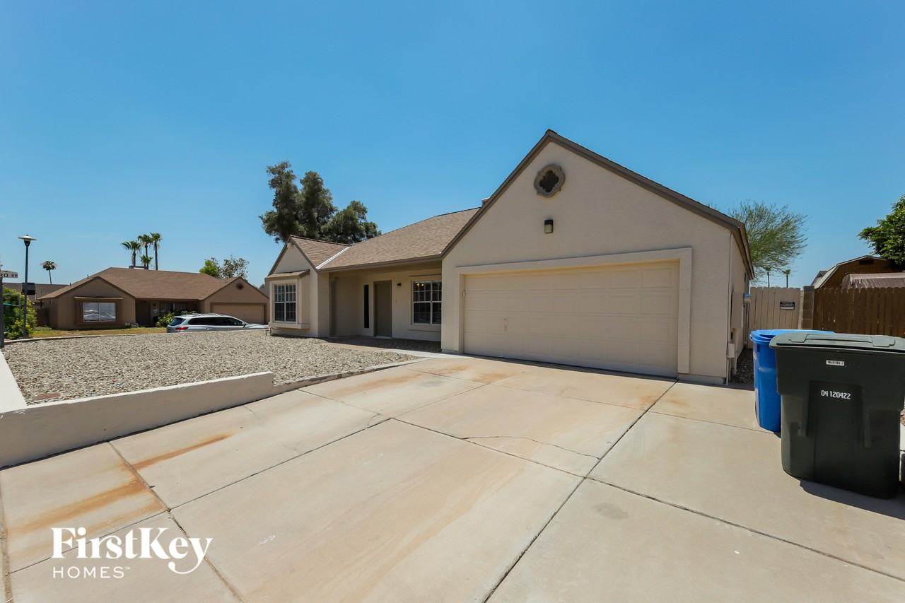 19002 N 45th Cir - Photo 2 of 15