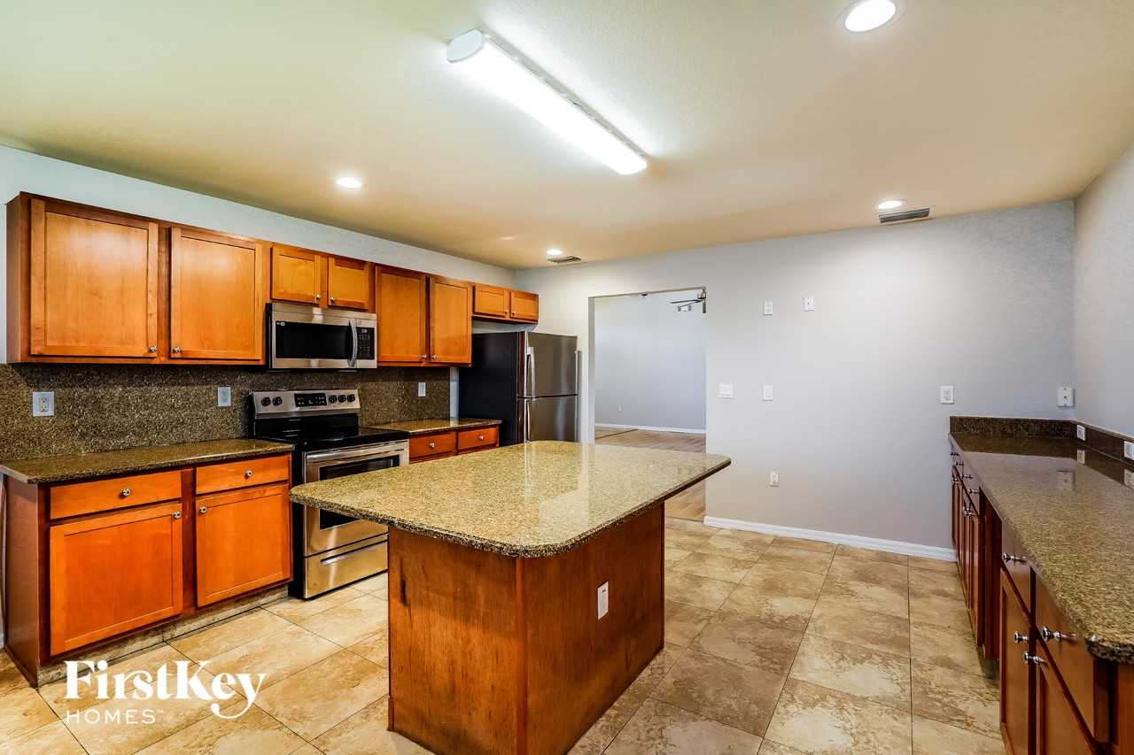 626 Nw 16th Ter - Photo 6 of 15