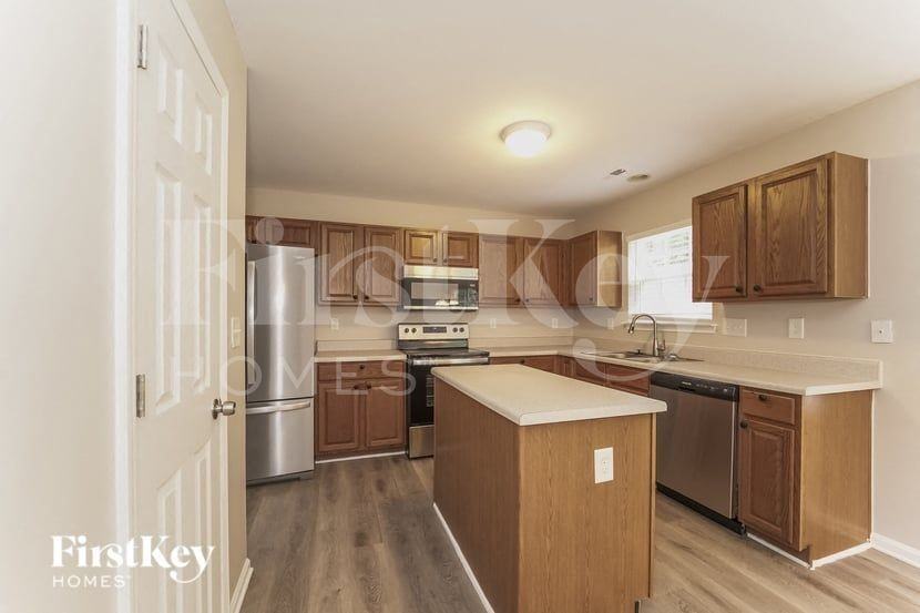 4615 Canipe Dr - Photo 6 of 15