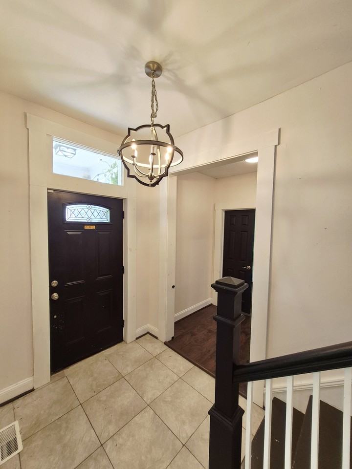 711 Arnold Ave #1 - Photo 3 of 46