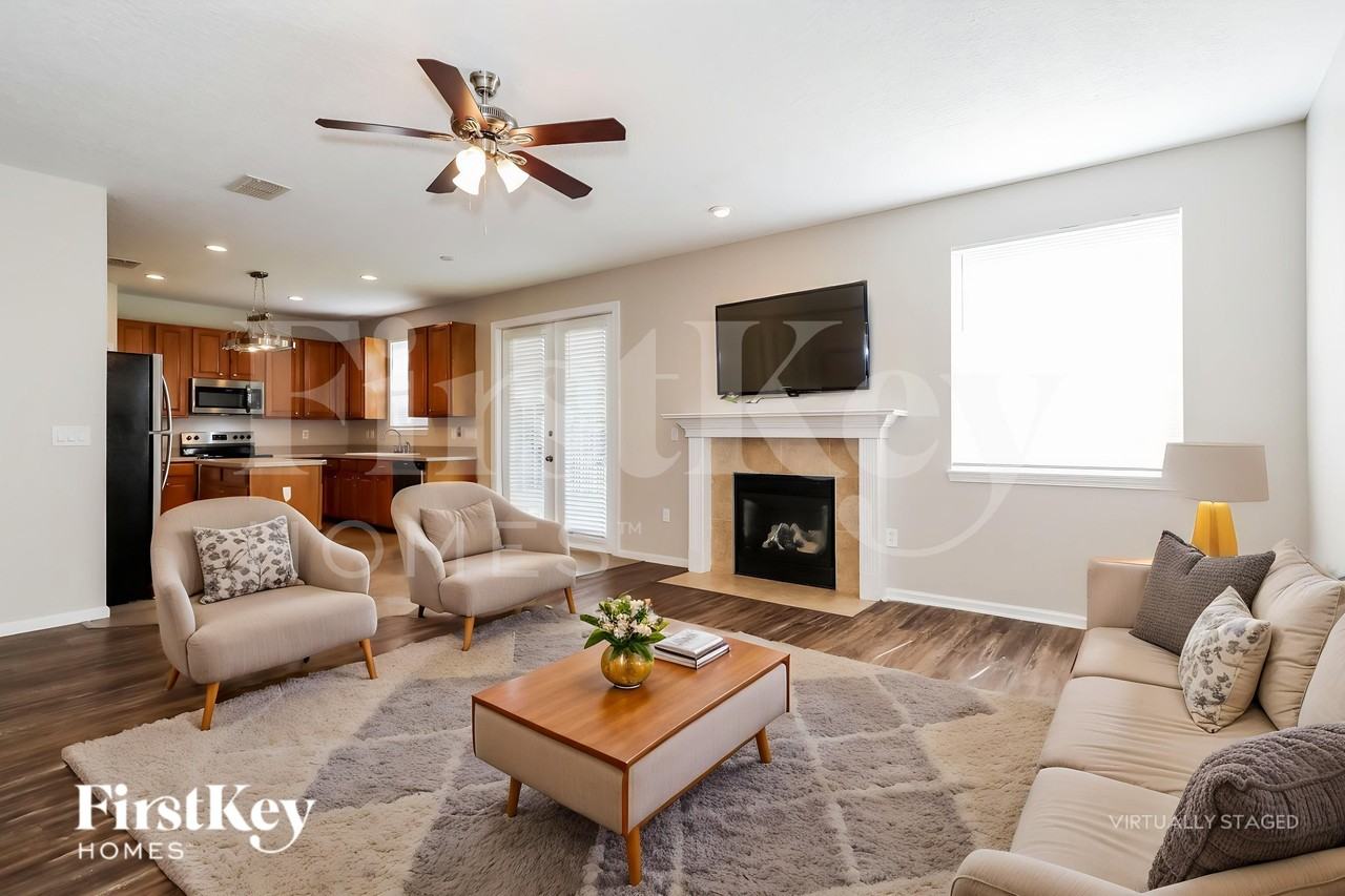 1559 Majestic View Ln - Photo 5 of 19
