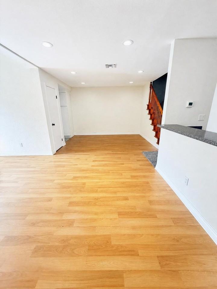 900 W Sierra Madre Ave #17 - Photo 7 of 26