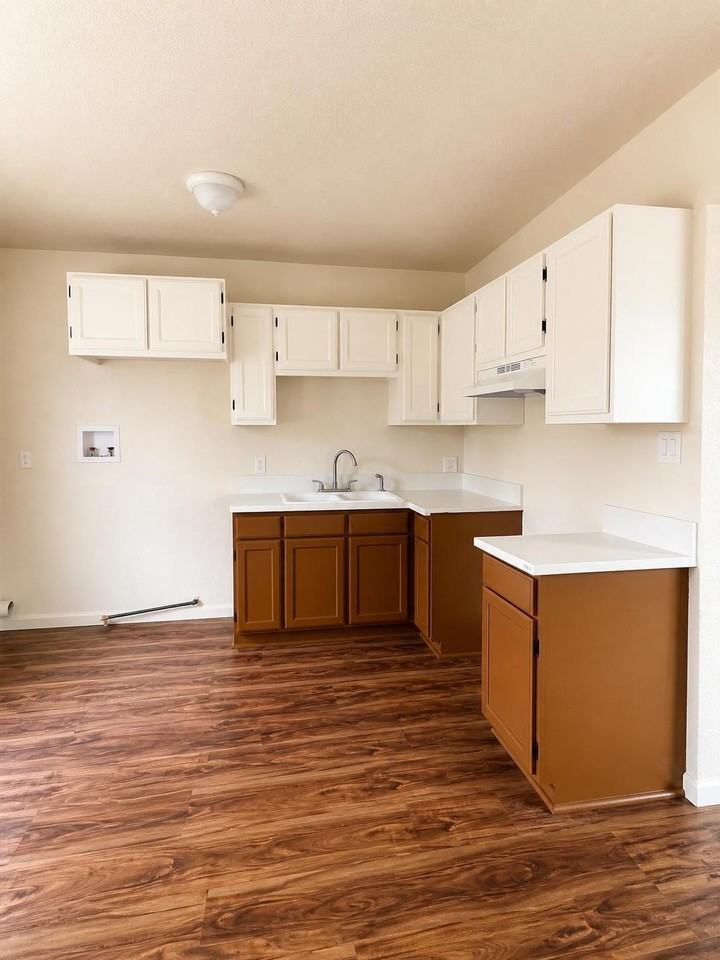 321 W 83rd St #1 - Photo 2 of 9
