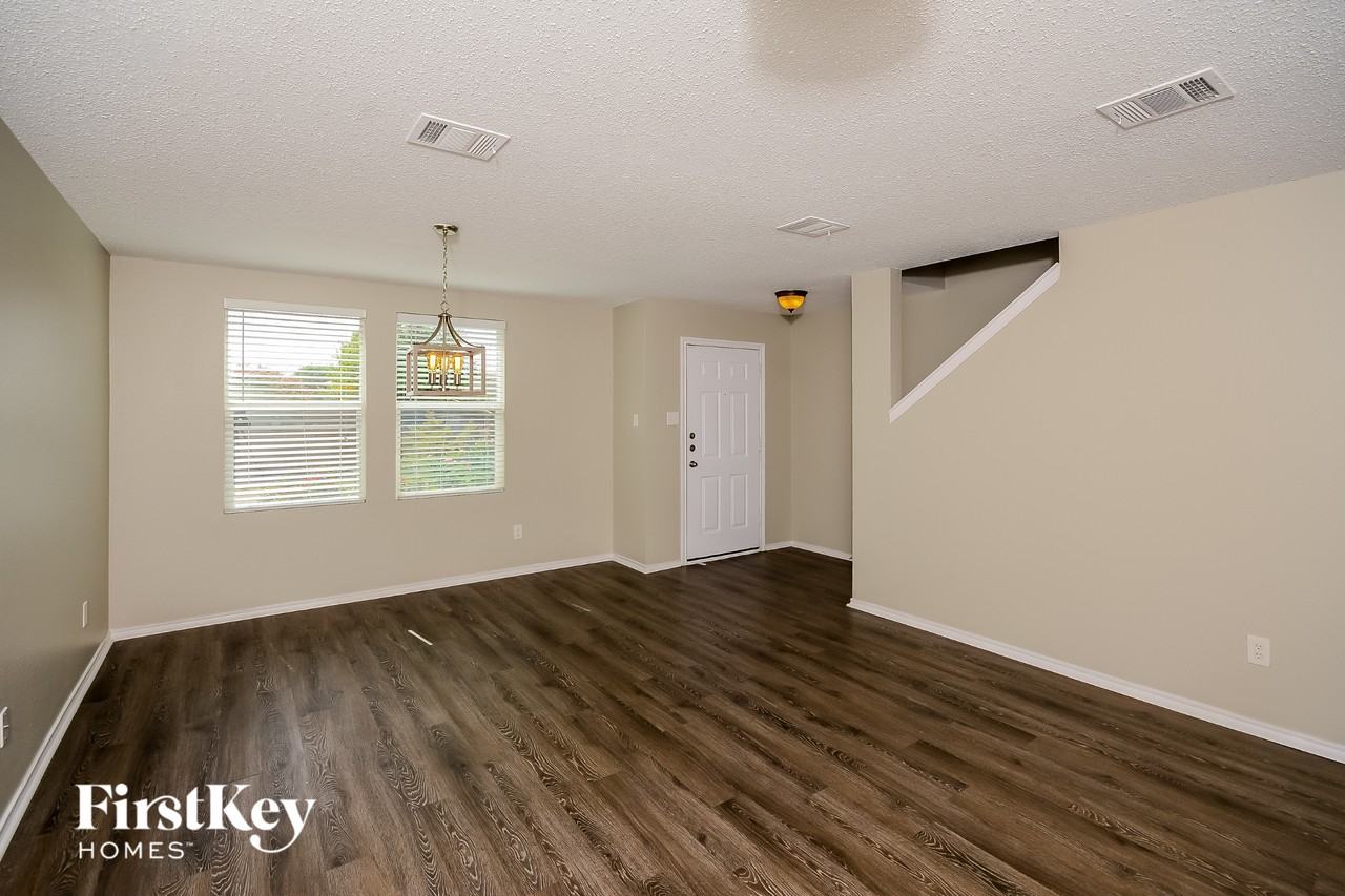 313 Butch Cassidy Dr - Photo 2 of 15