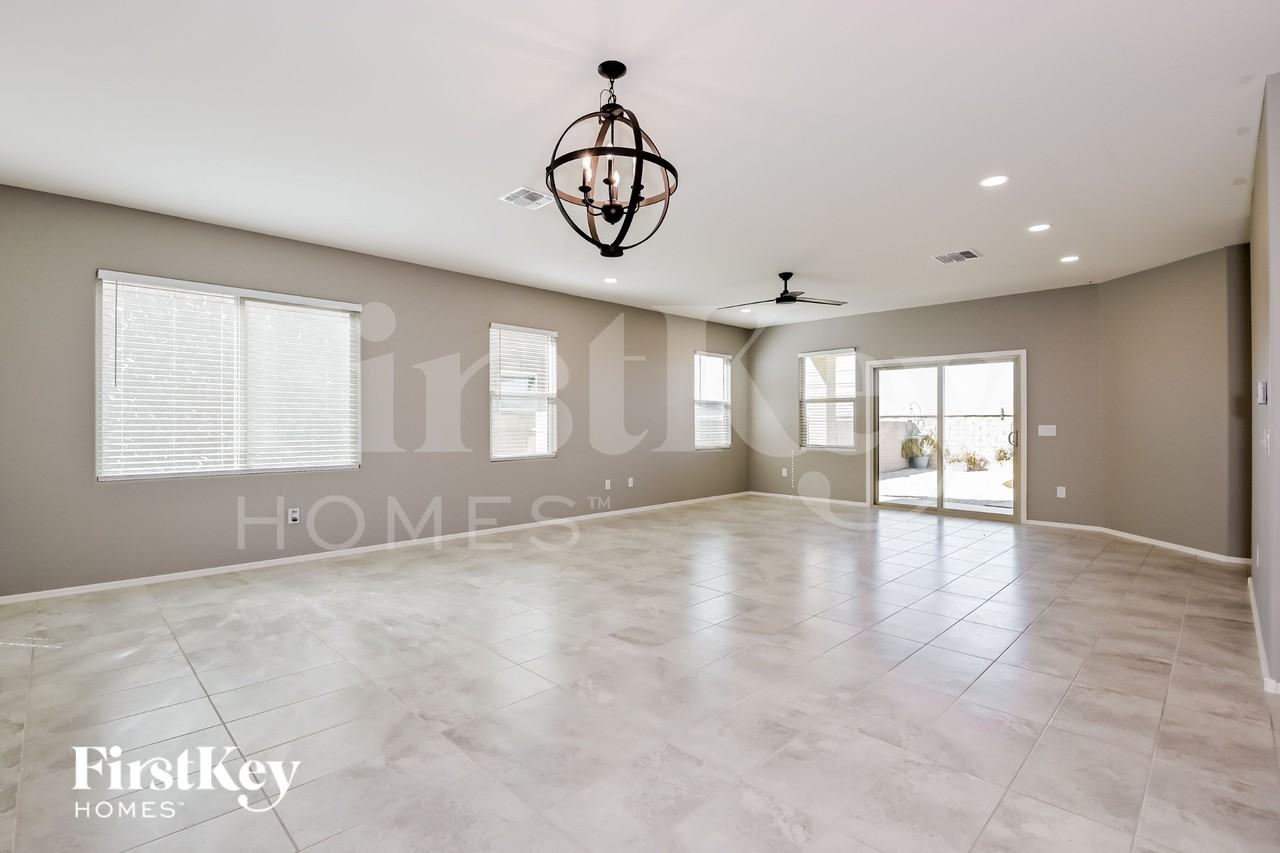 7536 S Circulo Rio Blanco - Photo 3 of 15