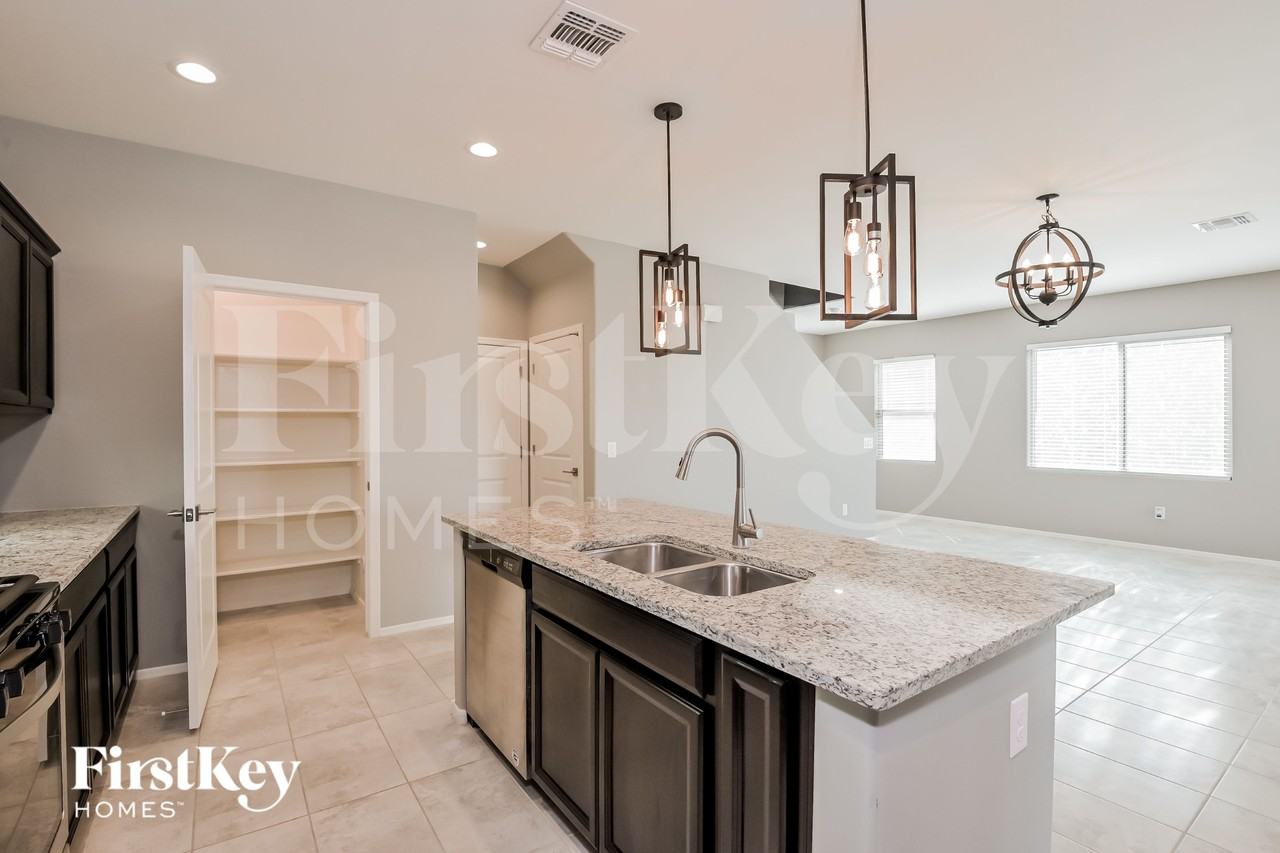 7536 S Circulo Rio Blanco - Photo 5 of 15