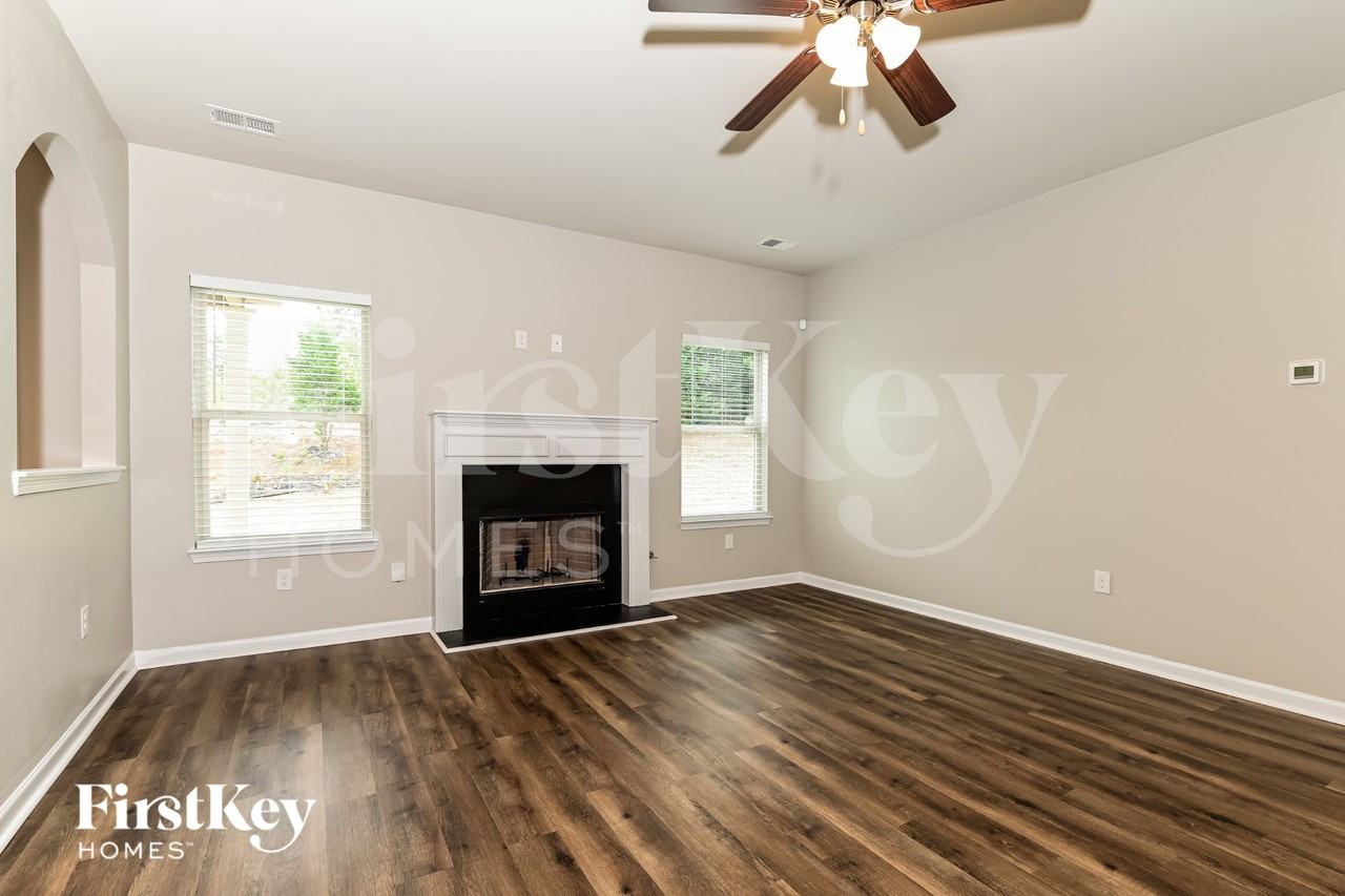 145 Janney Cir - Photo 2 of 15