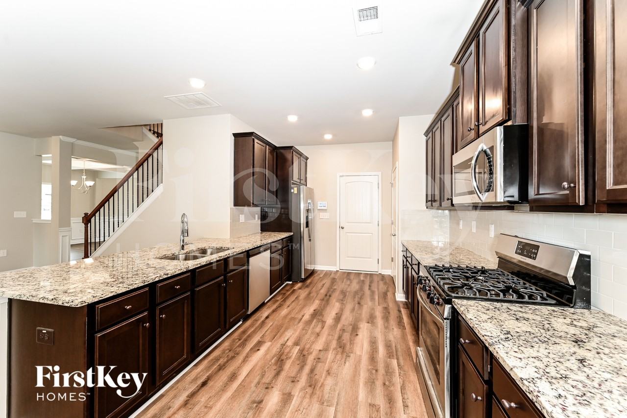 145 Janney Cir - Photo 5 of 15