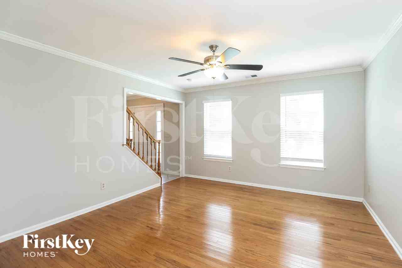 1302 Sweetgum Ln - Photo 3 of 19