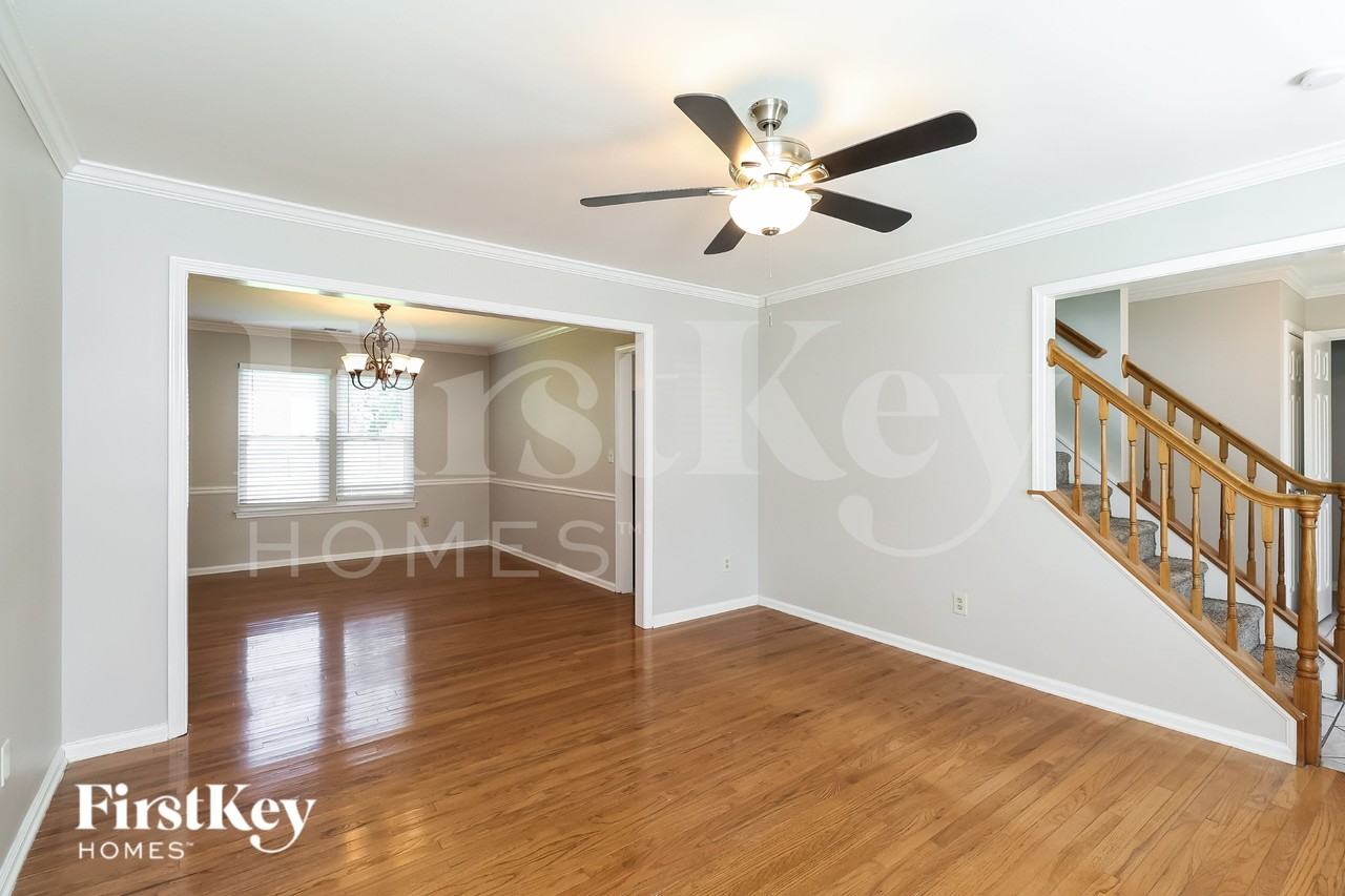 1302 Sweetgum Ln - Photo 5 of 19