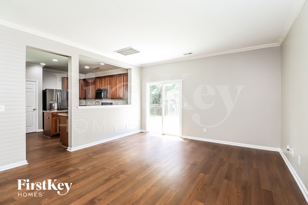10118 Green Grass Rd - Photo 3 of 19