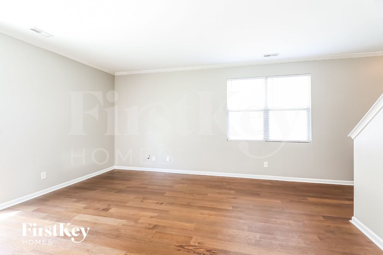 10118 Green Grass Rd - Photo 4 of 19