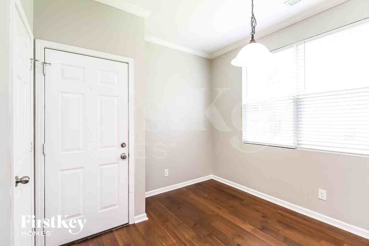 10118 Green Grass Rd - Photo 6 of 19