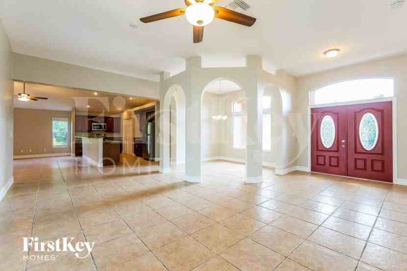 713 Mckinley Ave - Photo 3 of 15