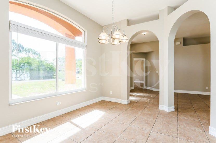 713 Mckinley Ave - Photo 5 of 15