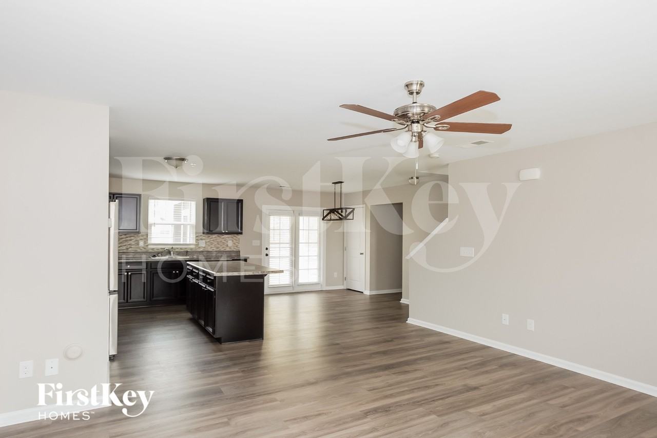 2397 Willow Pond Ln Se - Photo 4 of 15