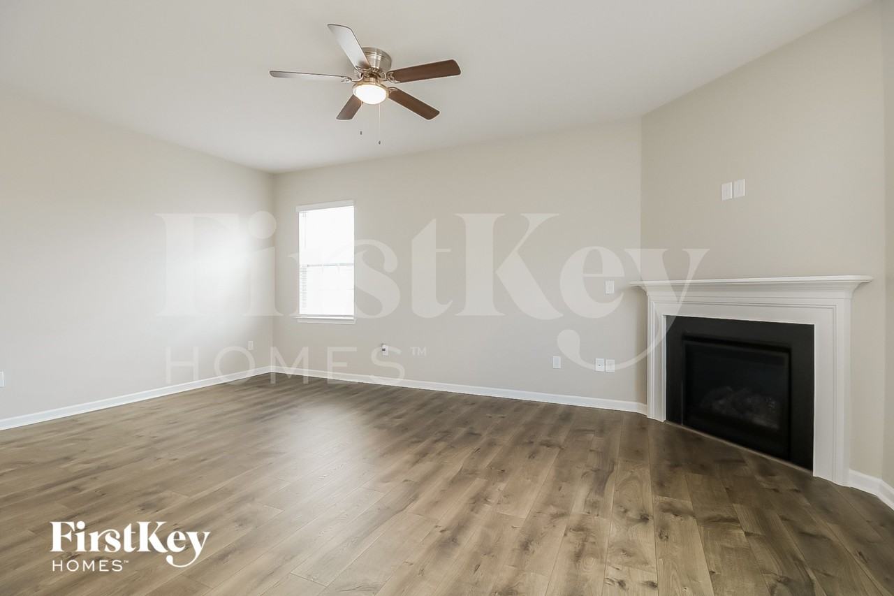 114 Rivercamp St - Photo 3 of 15
