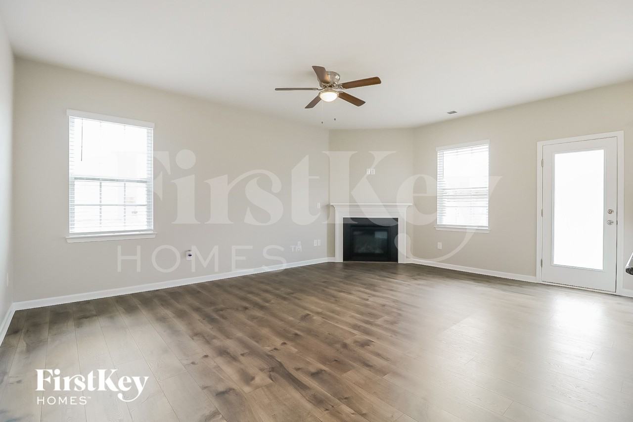 114 Rivercamp St - Photo 4 of 15