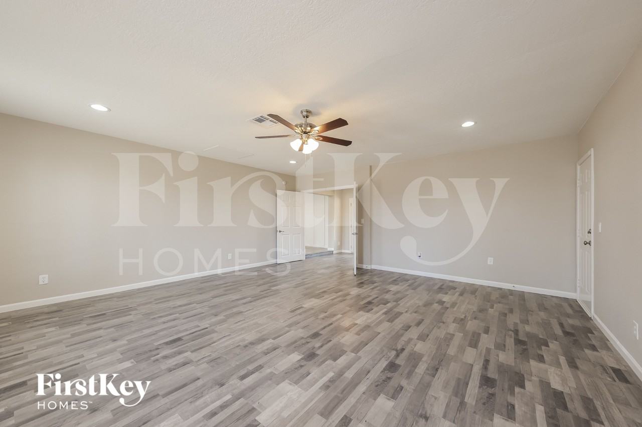 7208 W Montebello Ave - Photo 7 of 15