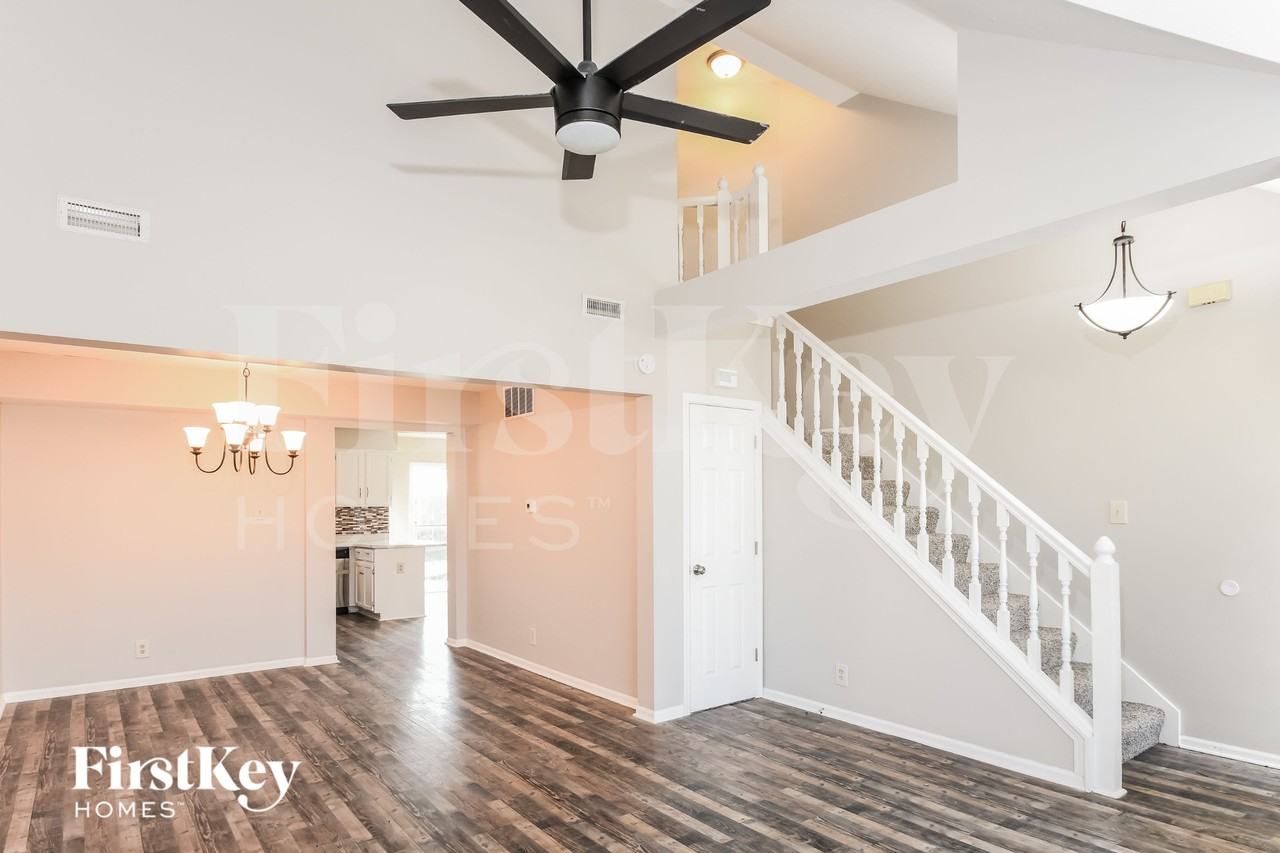 7827 Red Sunset Way - Photo 3 of 15