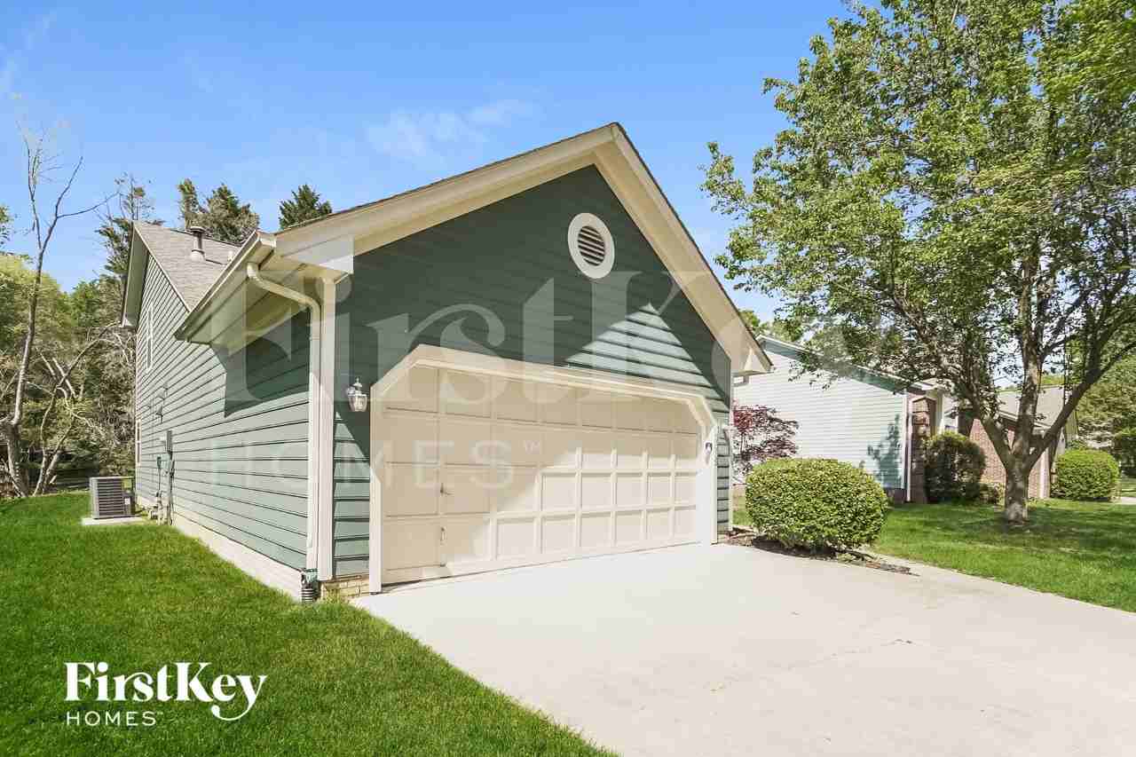 9319 Lake Spring Ave - Photo 2 of 15