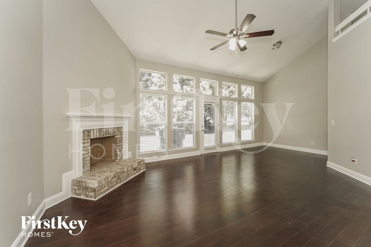 9319 Lake Spring Ave - Photo 4 of 15