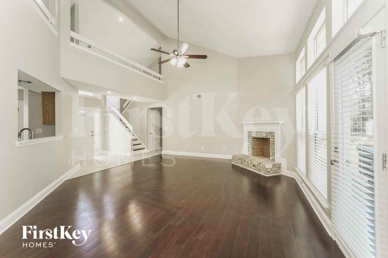 9319 Lake Spring Ave - Photo 5 of 15