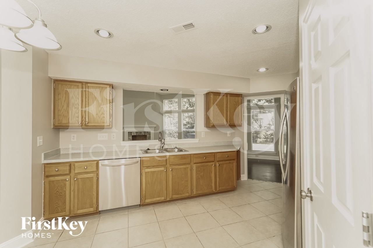 9319 Lake Spring Ave - Photo 7 of 15