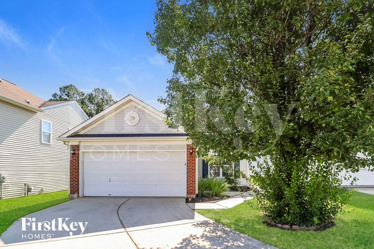 7307 Woodbourne Ln