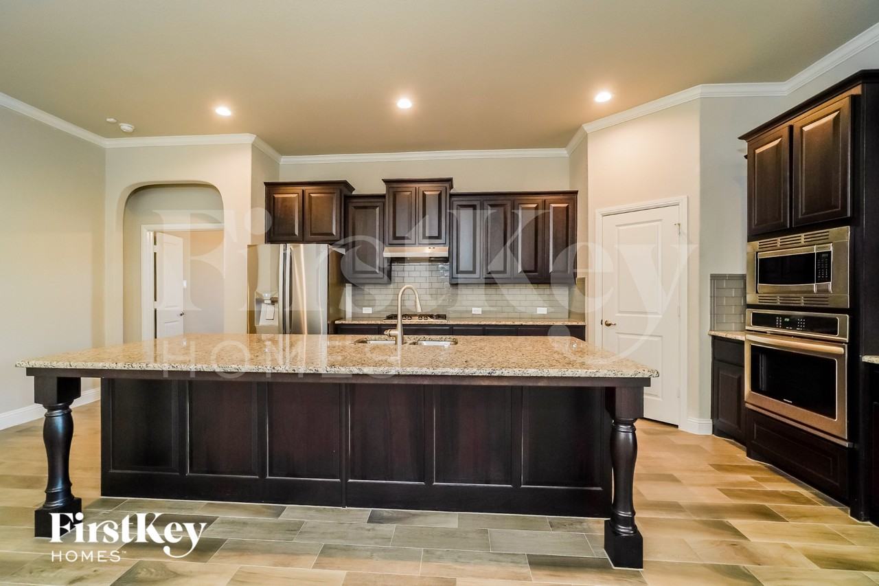 15013 Gladstone Dr - Photo 6 of 19