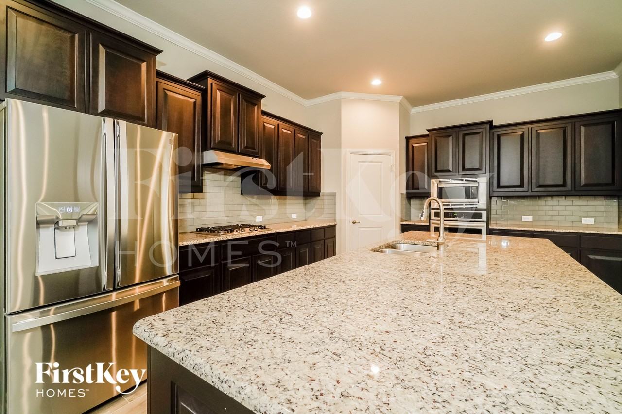 15013 Gladstone Dr - Photo 7 of 19