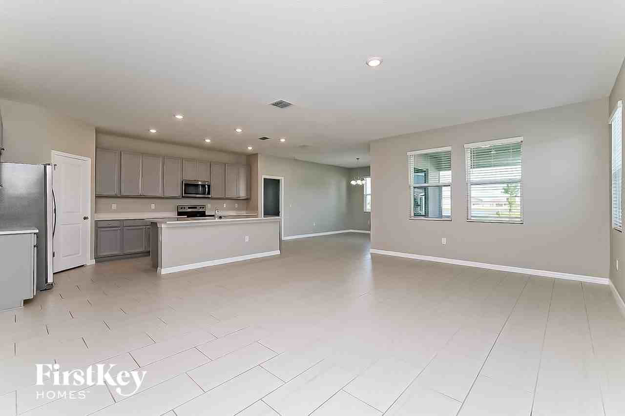 11836 Clare Hill Ave - Photo 2 of 15