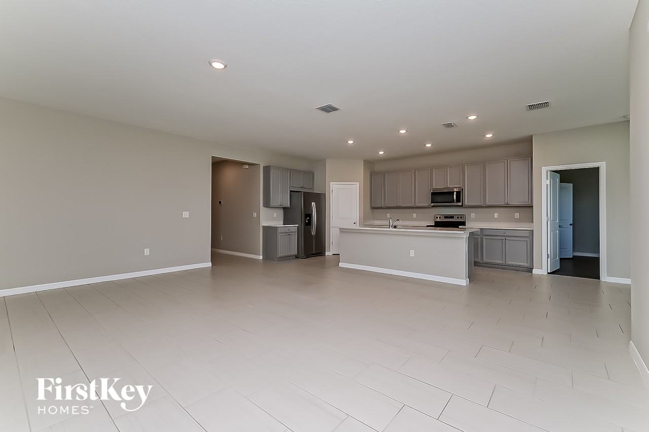 11836 Clare Hill Ave - Photo 3 of 15
