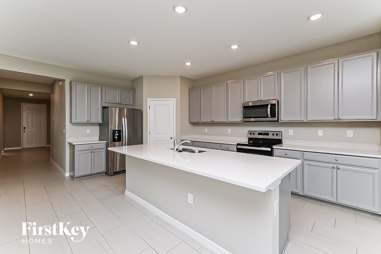 11836 Clare Hill Ave - Photo 6 of 15