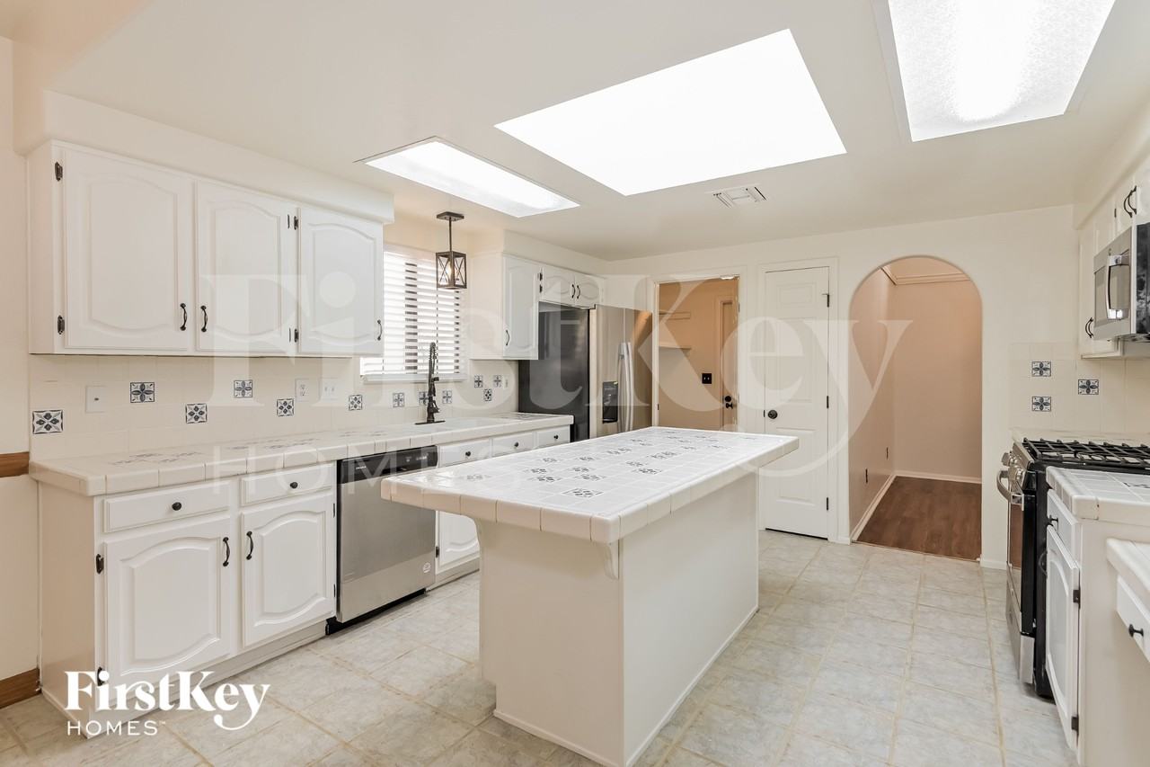 12705 N Bandanna Way - Photo 4 of 15