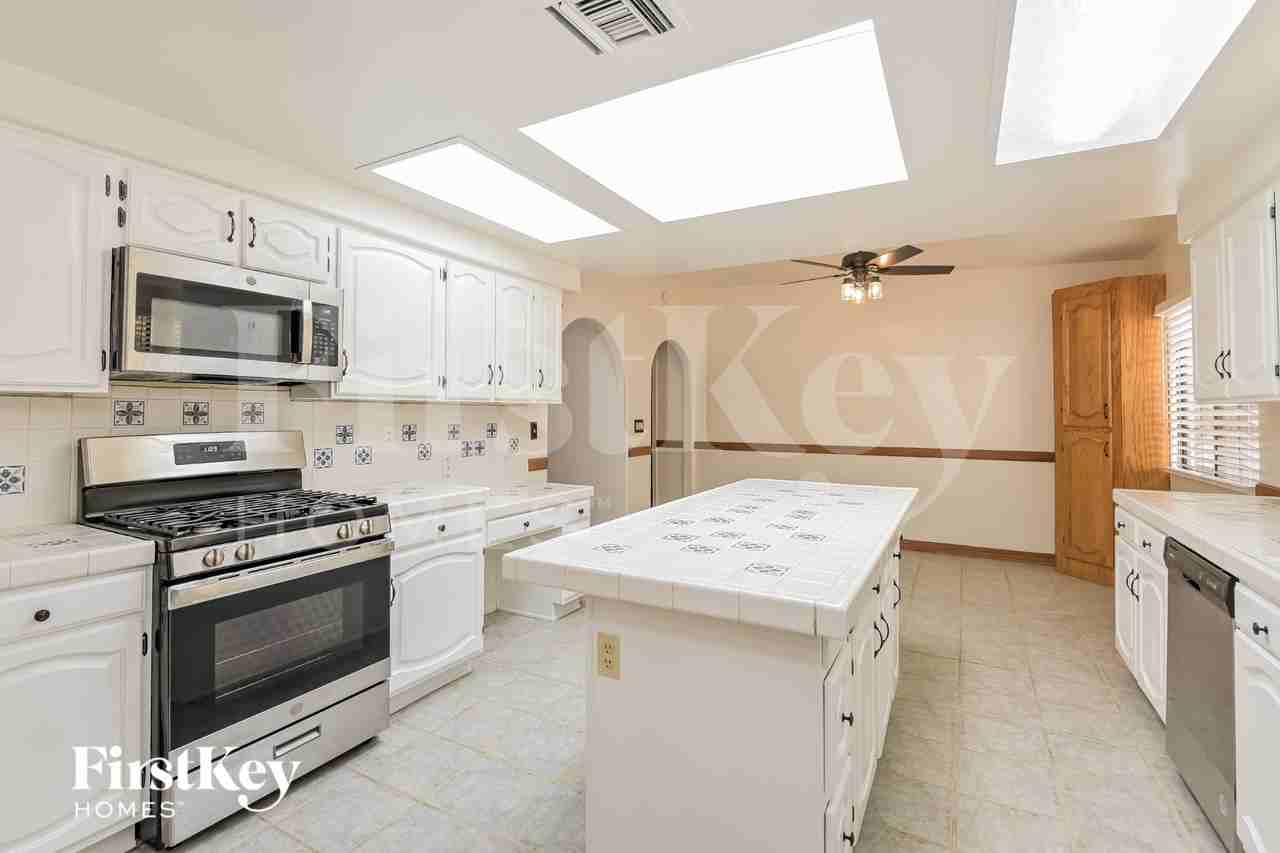 12705 N Bandanna Way - Photo 5 of 15