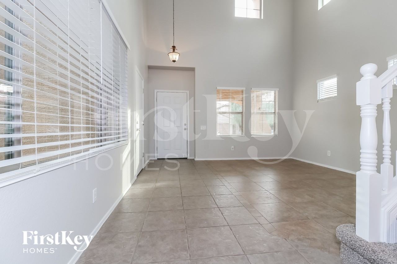 9434 W Berkeley Rd - Photo 3 of 15