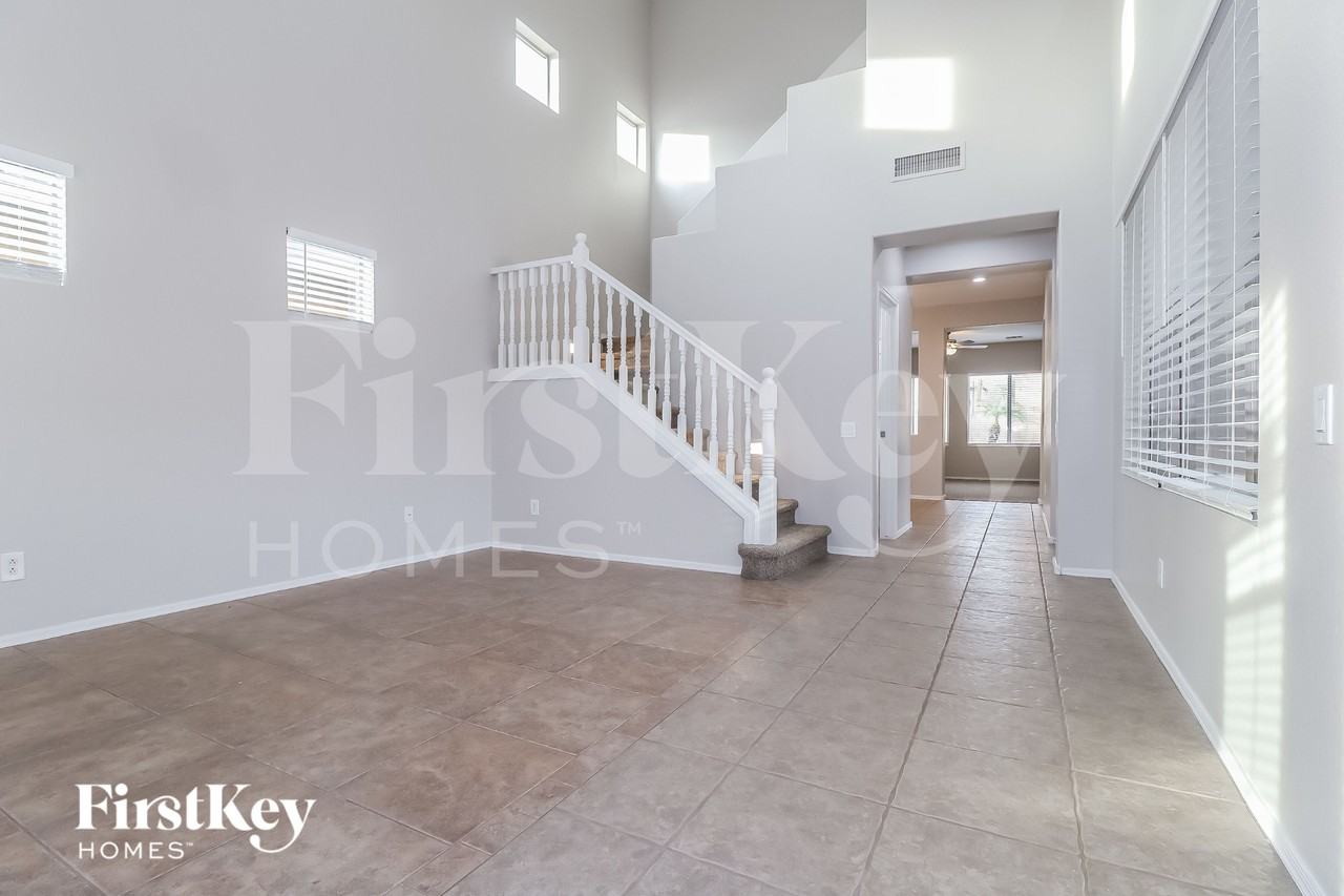 9434 W Berkeley Rd - Photo 4 of 15