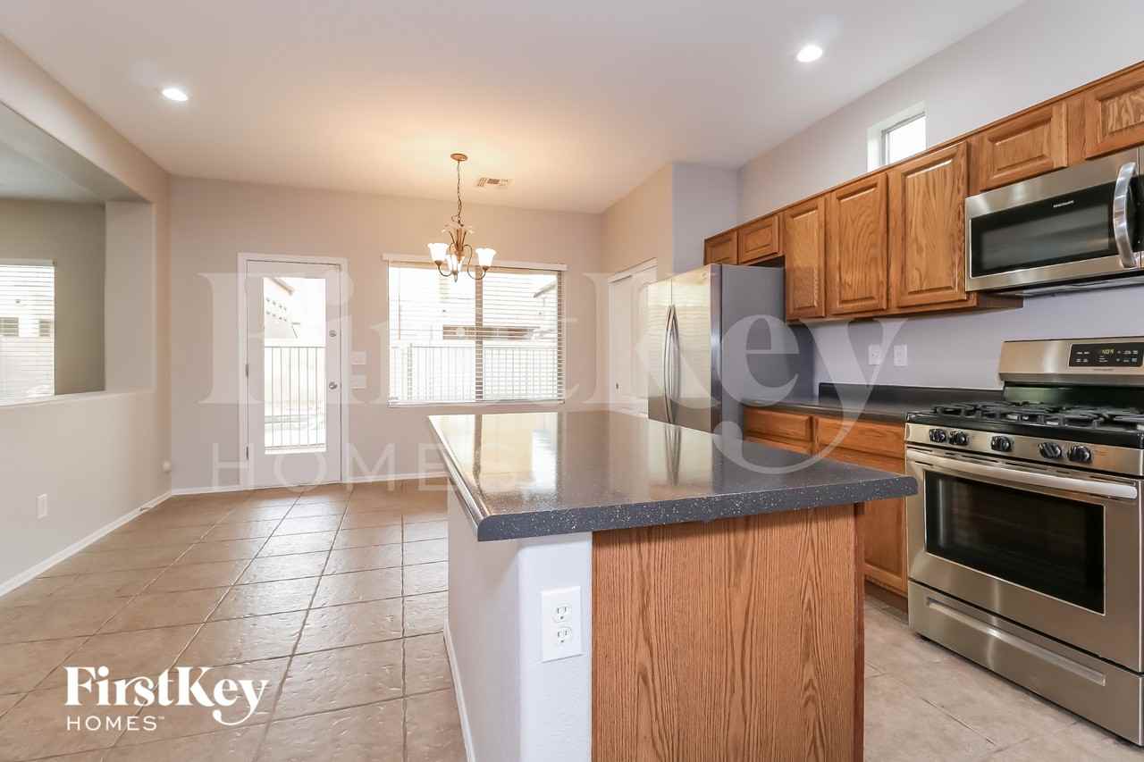 9434 W Berkeley Rd - Photo 6 of 15