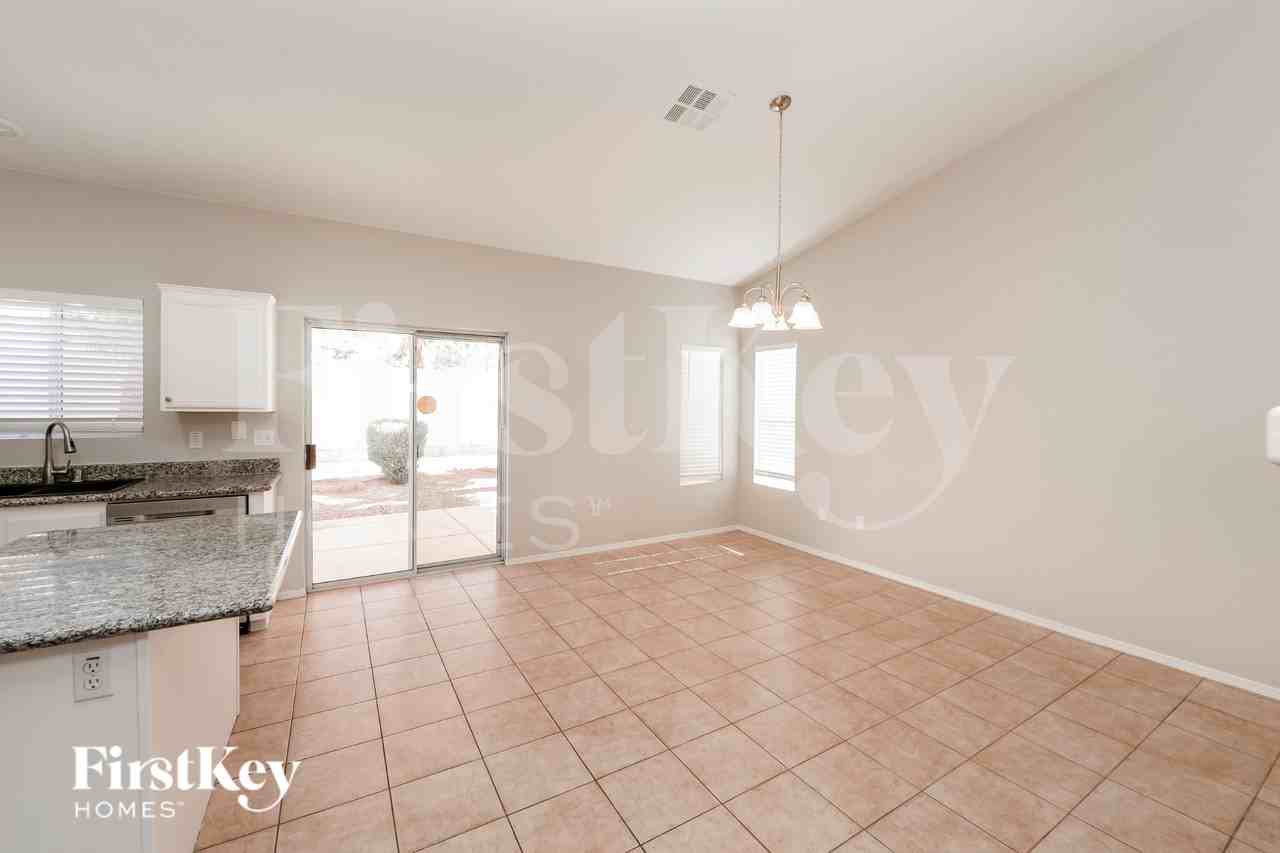 3016 Myrtle Creek Ct - Photo 4 of 16