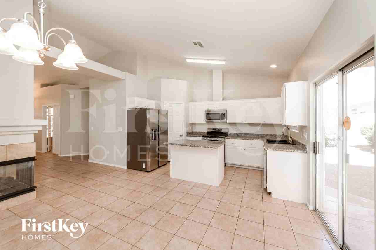 3016 Myrtle Creek Ct - Photo 5 of 16