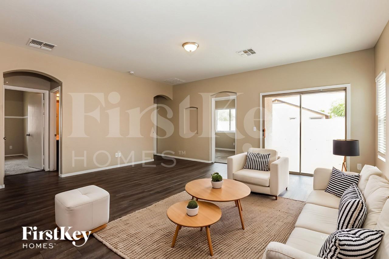2850 E Silverbell Rd - Photo 3 of 18