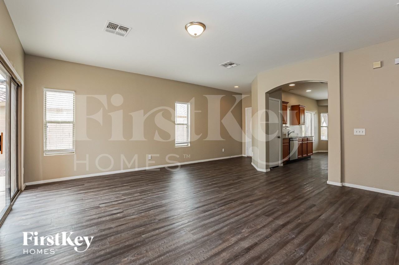 2850 E Silverbell Rd - Photo 5 of 18