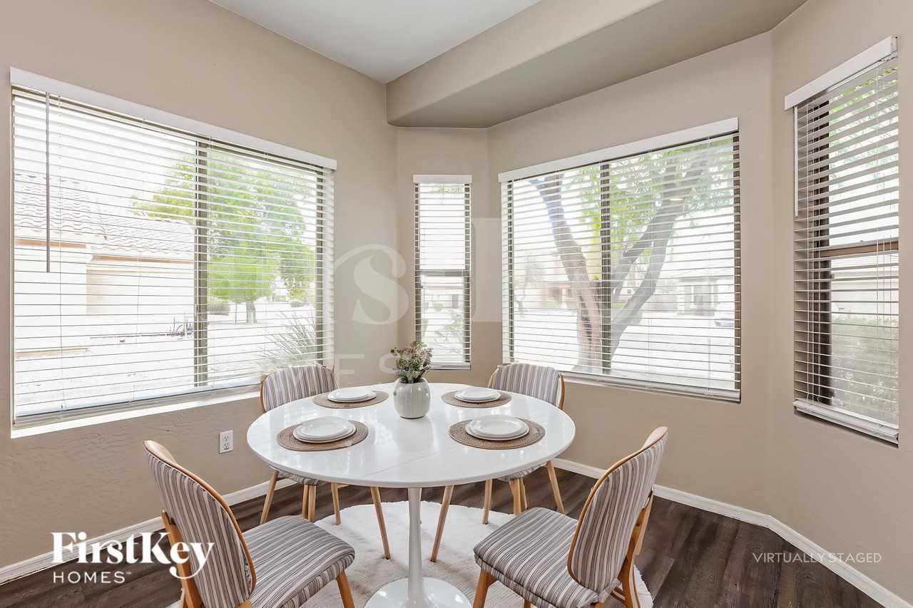 2850 E Silverbell Rd - Photo 7 of 18